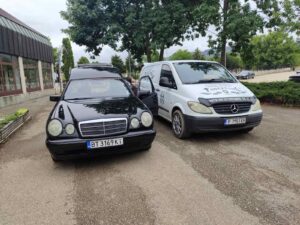 Катафалка по време на траурна церемония